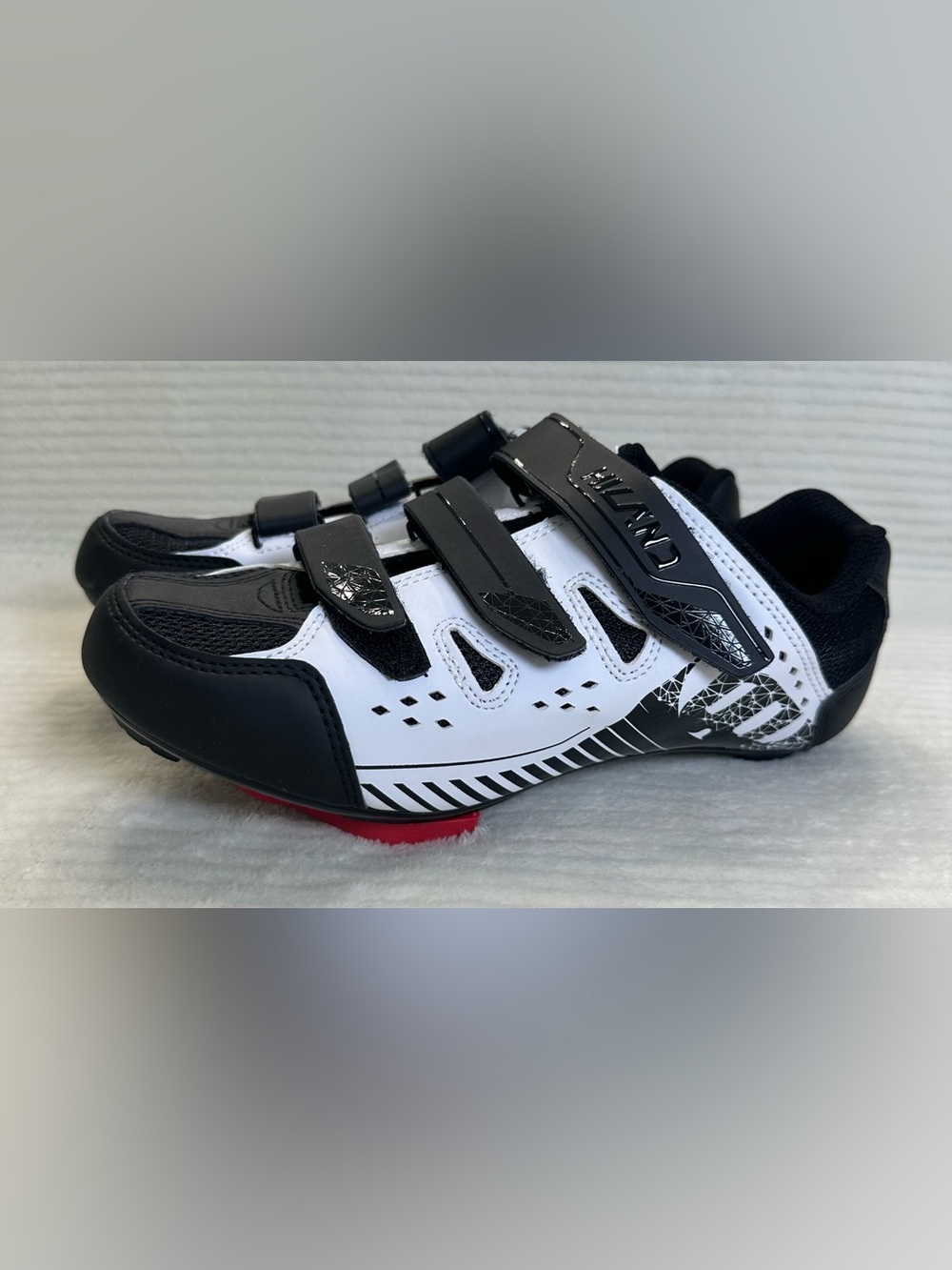 Hiland Men’s White/Black Cycling Shoes NWT Size 38 EU, 6 US
